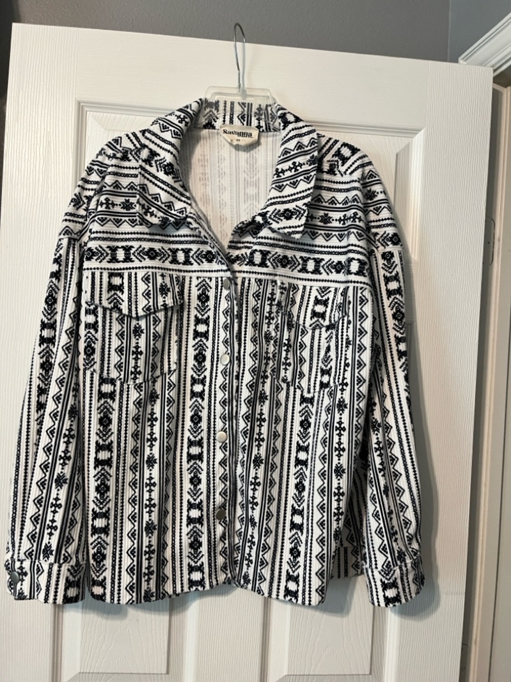 Black & White Aztec Pattern Button-Up Jacket - Picture 2 of 5